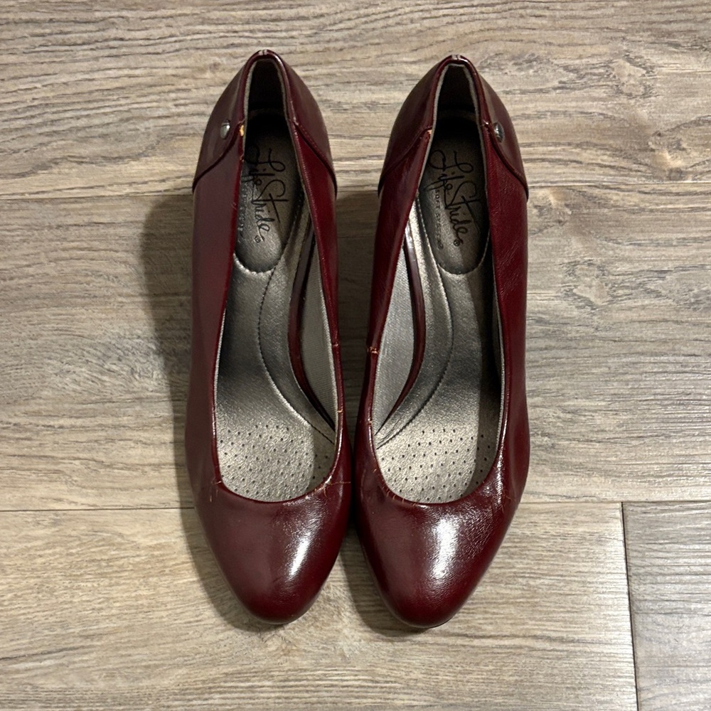 Life Stride Burgundy Heels